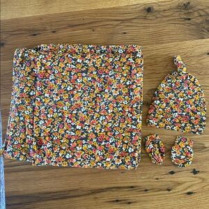 Lou Lou Floral Baby Blanket and Hat Set